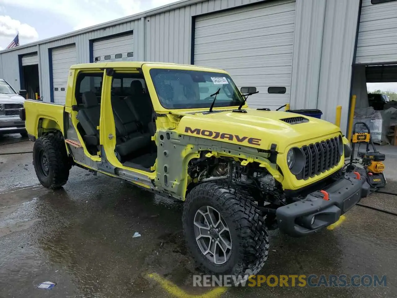 4 Photograph of a damaged car 1C6JJTEG8RL104585 JEEP GLADIATOR 2024