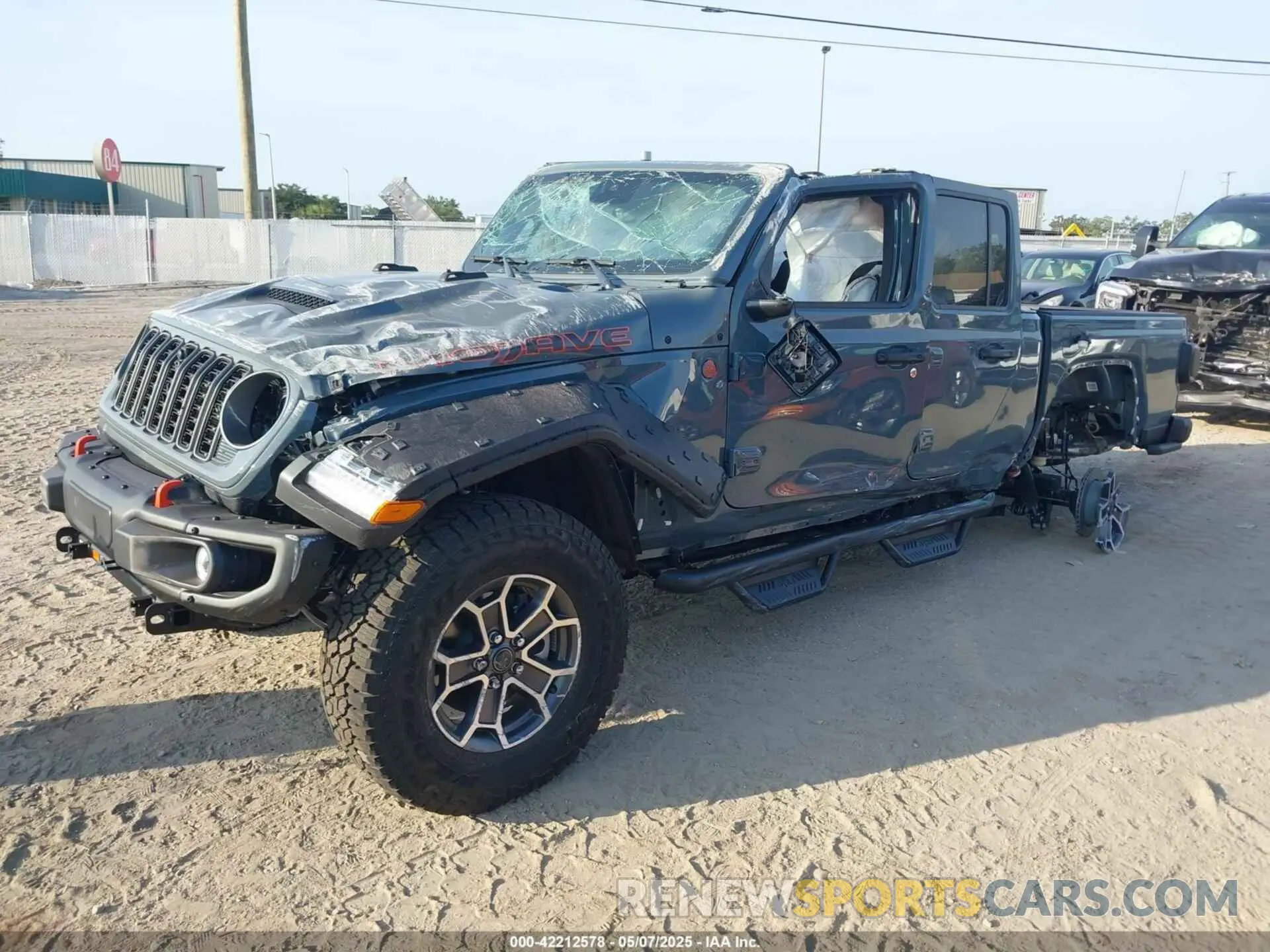 2 Фотография поврежденного автомобиля 1C6RJTEGXSL515043 JEEP GLADIATOR 2025