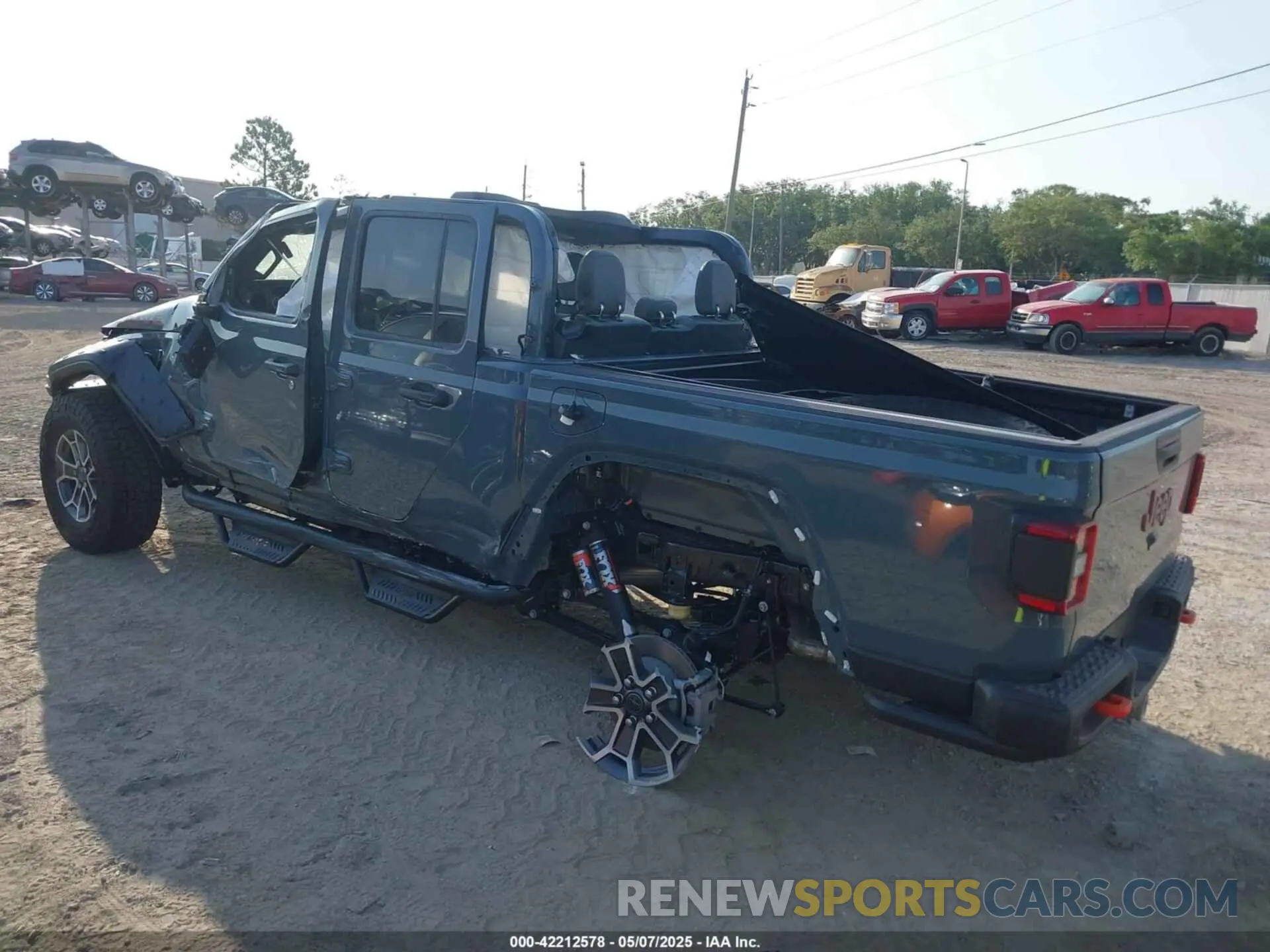 3 Фотография поврежденного автомобиля 1C6RJTEGXSL515043 JEEP GLADIATOR 2025