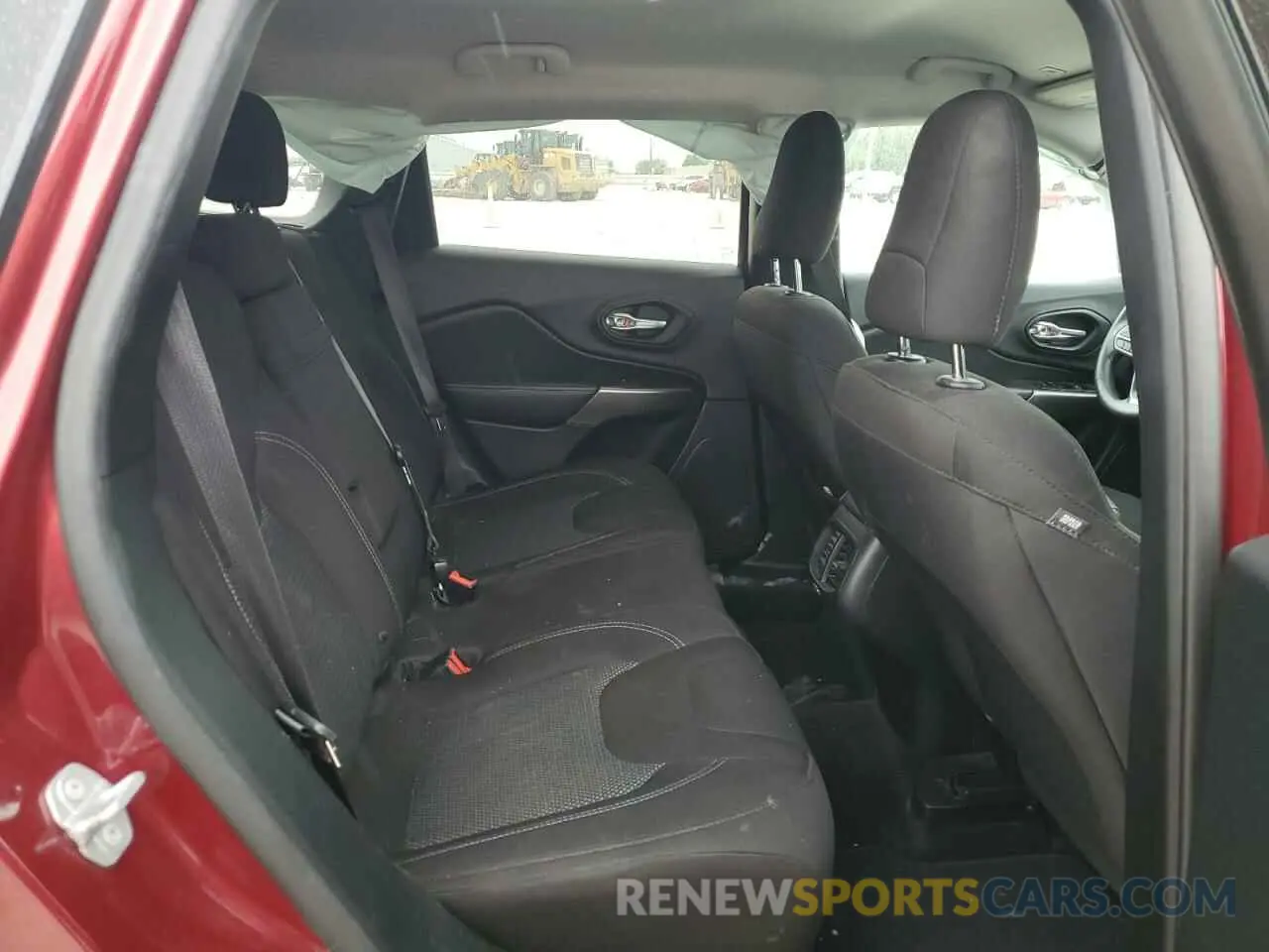 11 Photograph of a damaged car 1C4PJLCB0KD203797 JEEP GRAND CHER 2019