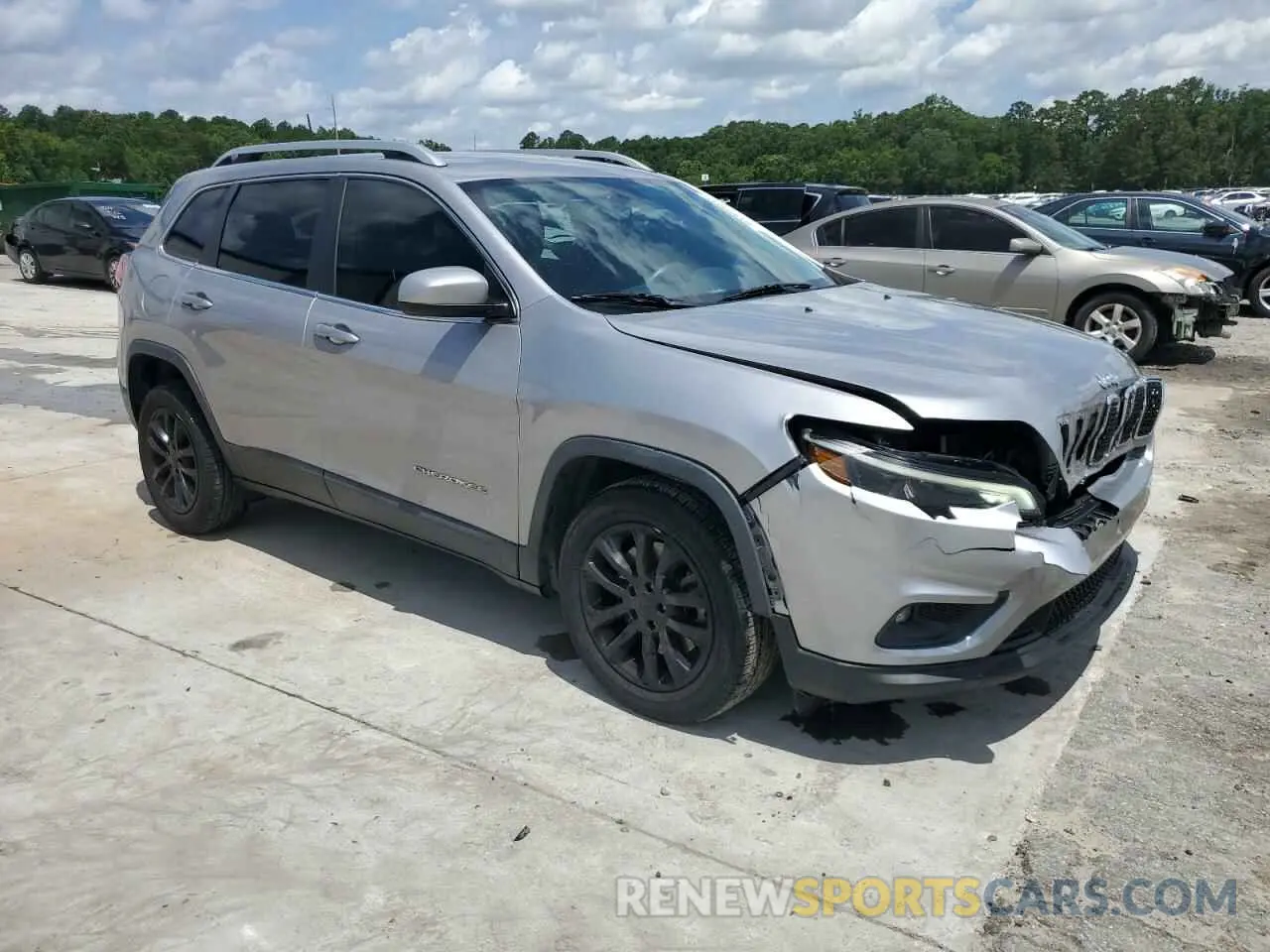 4 Photograph of a damaged car 1C4PJLCB0KD206568 JEEP GRAND CHER 2019