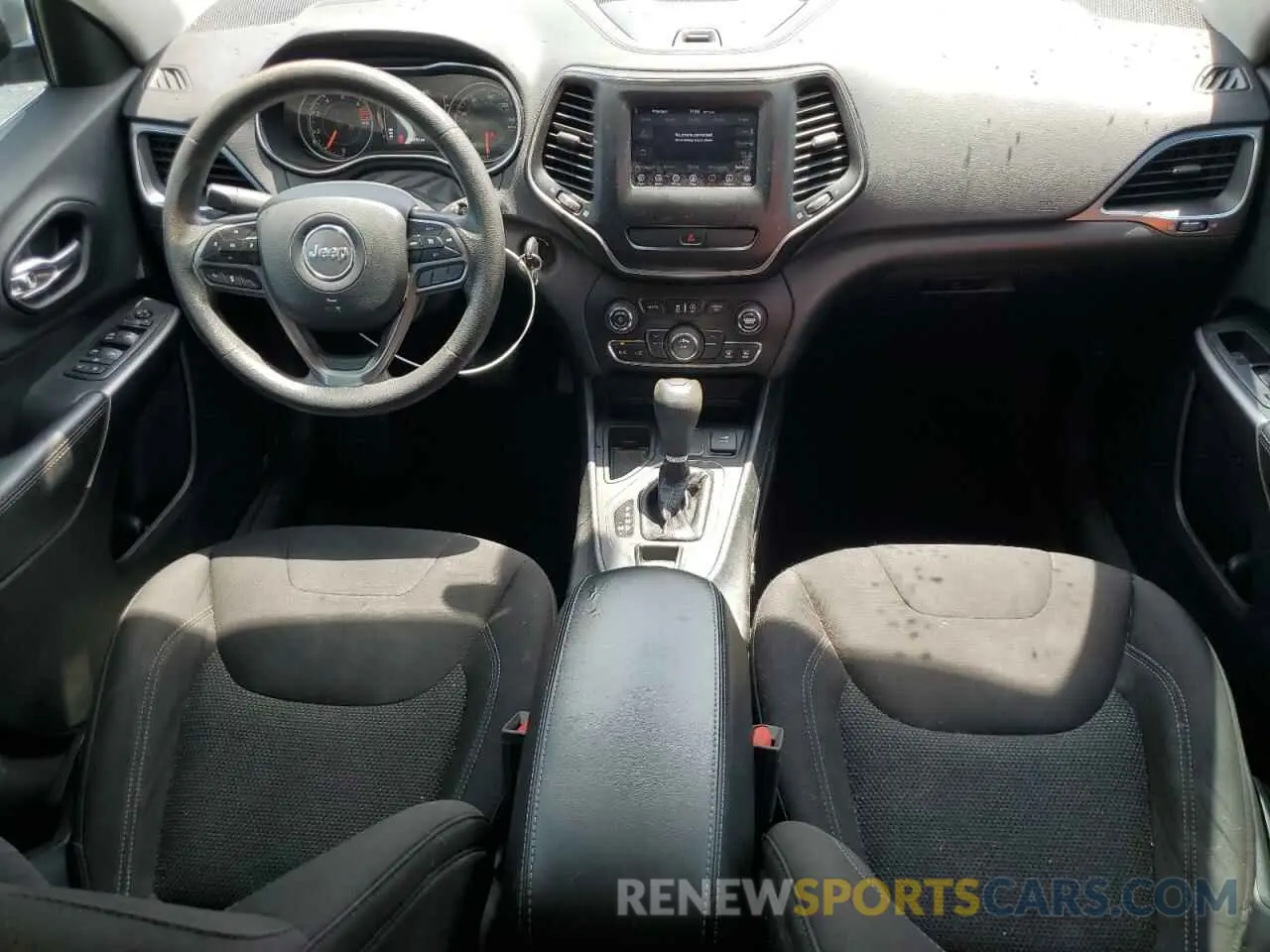 8 Photograph of a damaged car 1C4PJLCB0KD206568 JEEP GRAND CHER 2019