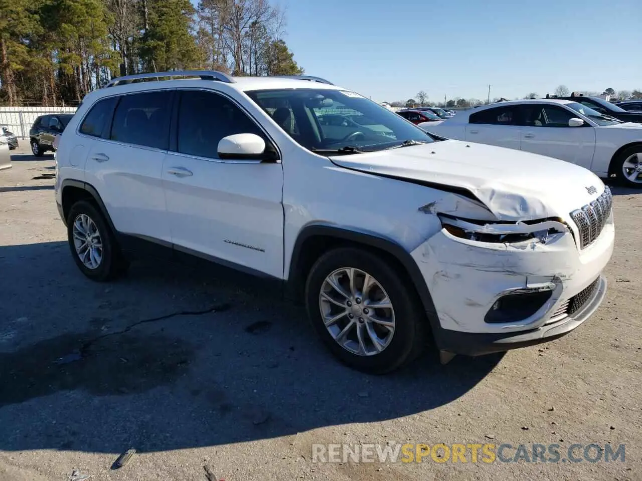 4 Фотография поврежденного автомобиля 1C4PJLCB0KD246911 JEEP GRAND CHER 2019