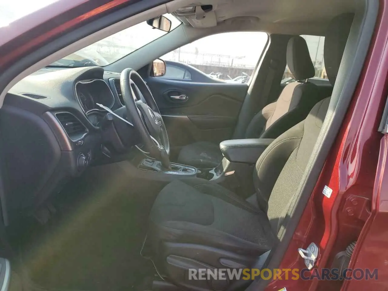 7 Photograph of a damaged car 1C4PJLCB0KD265006 JEEP GRAND CHER 2019