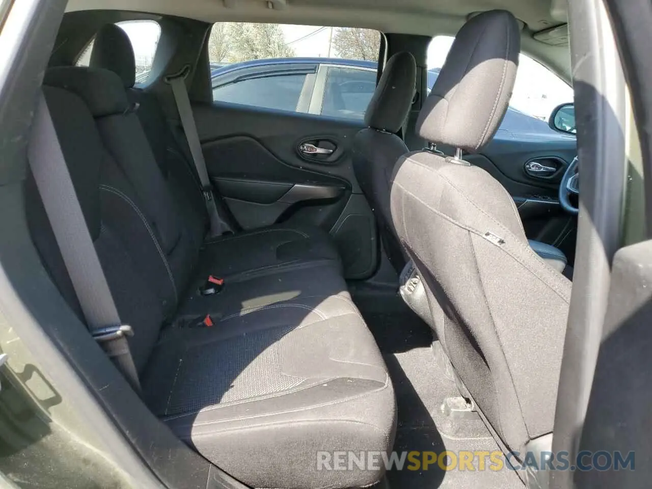 11 Photograph of a damaged car 1C4PJLCB0KD448342 JEEP GRAND CHER 2019