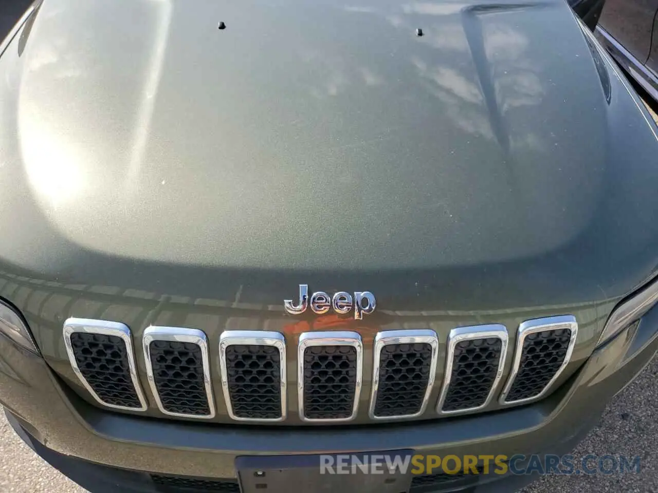 12 Photograph of a damaged car 1C4PJLCB0KD448342 JEEP GRAND CHER 2019