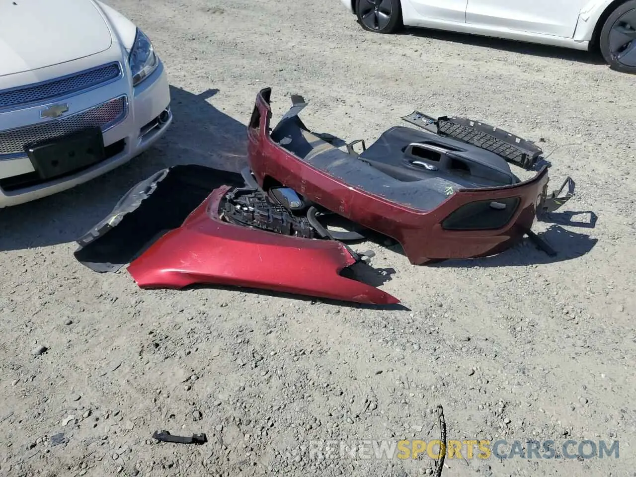 13 Photograph of a damaged car 1C4PJLCB1KD190512 JEEP GRAND CHER 2019