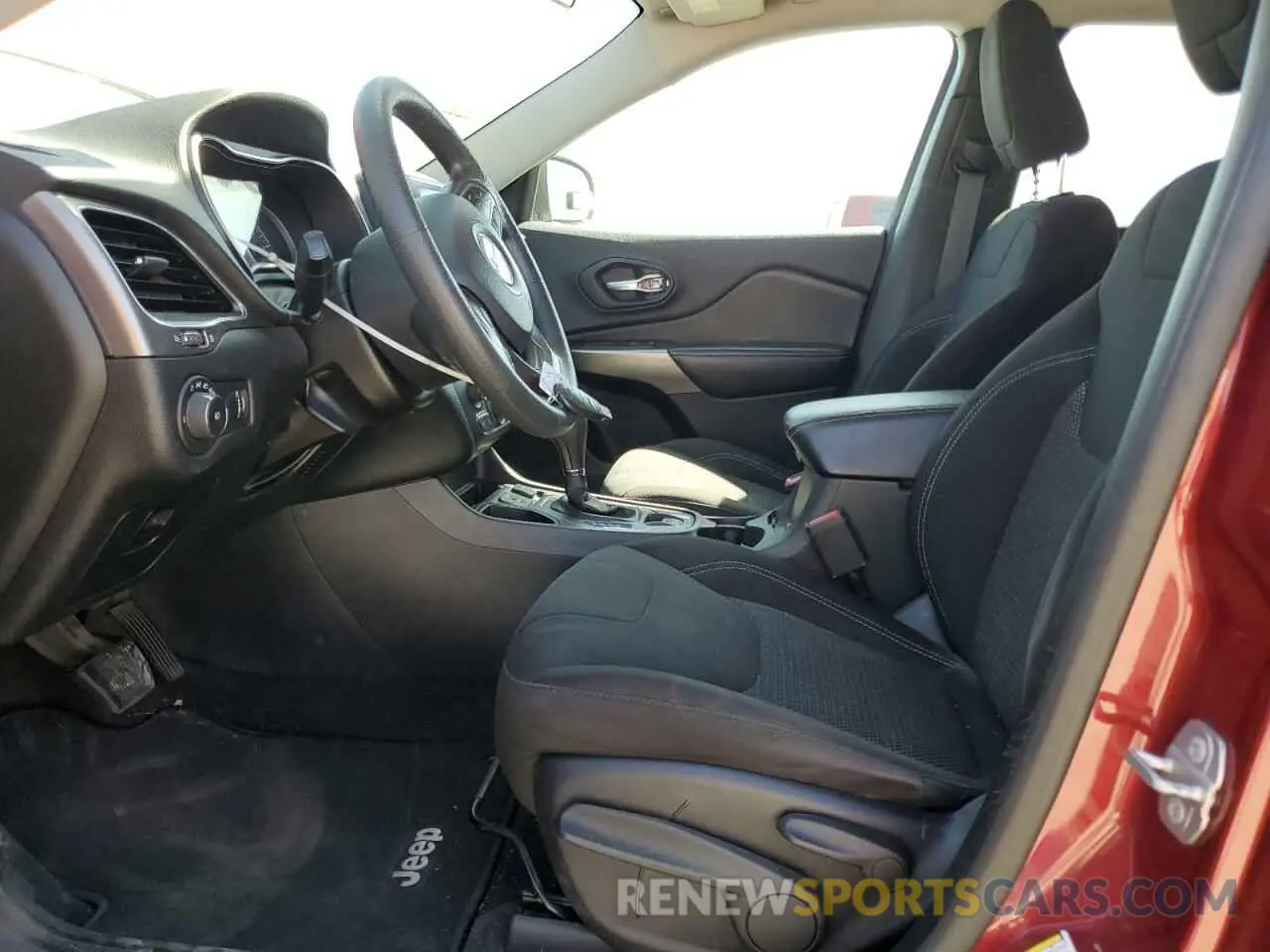 7 Photograph of a damaged car 1C4PJLCB1KD190512 JEEP GRAND CHER 2019