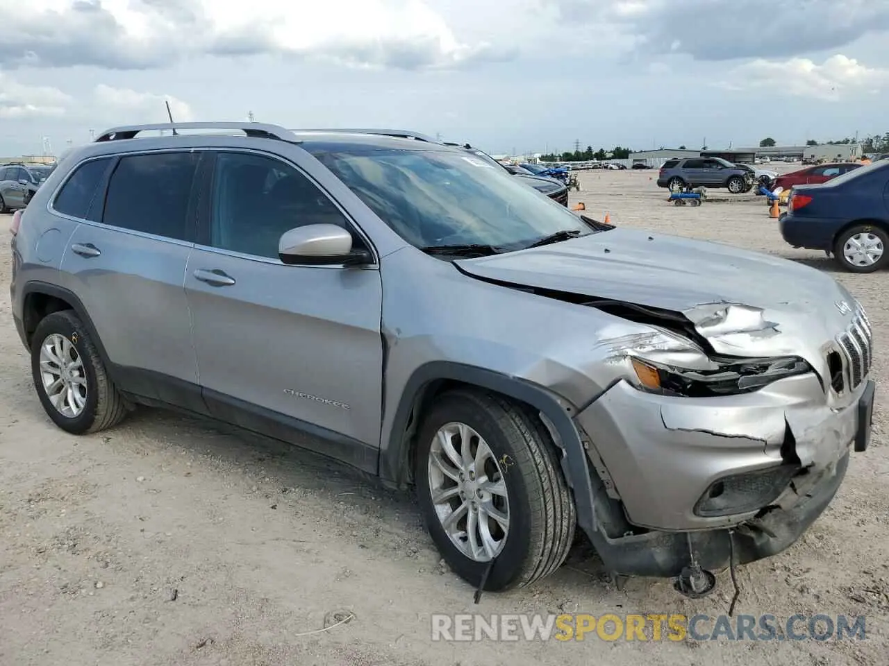 4 Photograph of a damaged car 1C4PJLCB1KD312480 JEEP GRAND CHER 2019