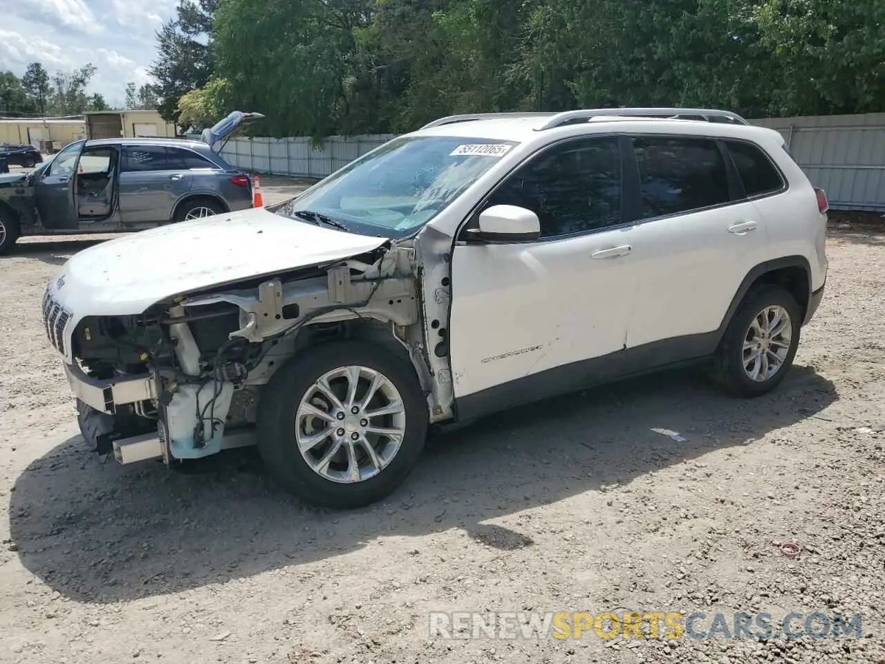 1 Photograph of a damaged car 1C4PJLCB2KD221315 JEEP GRAND CHER 2019