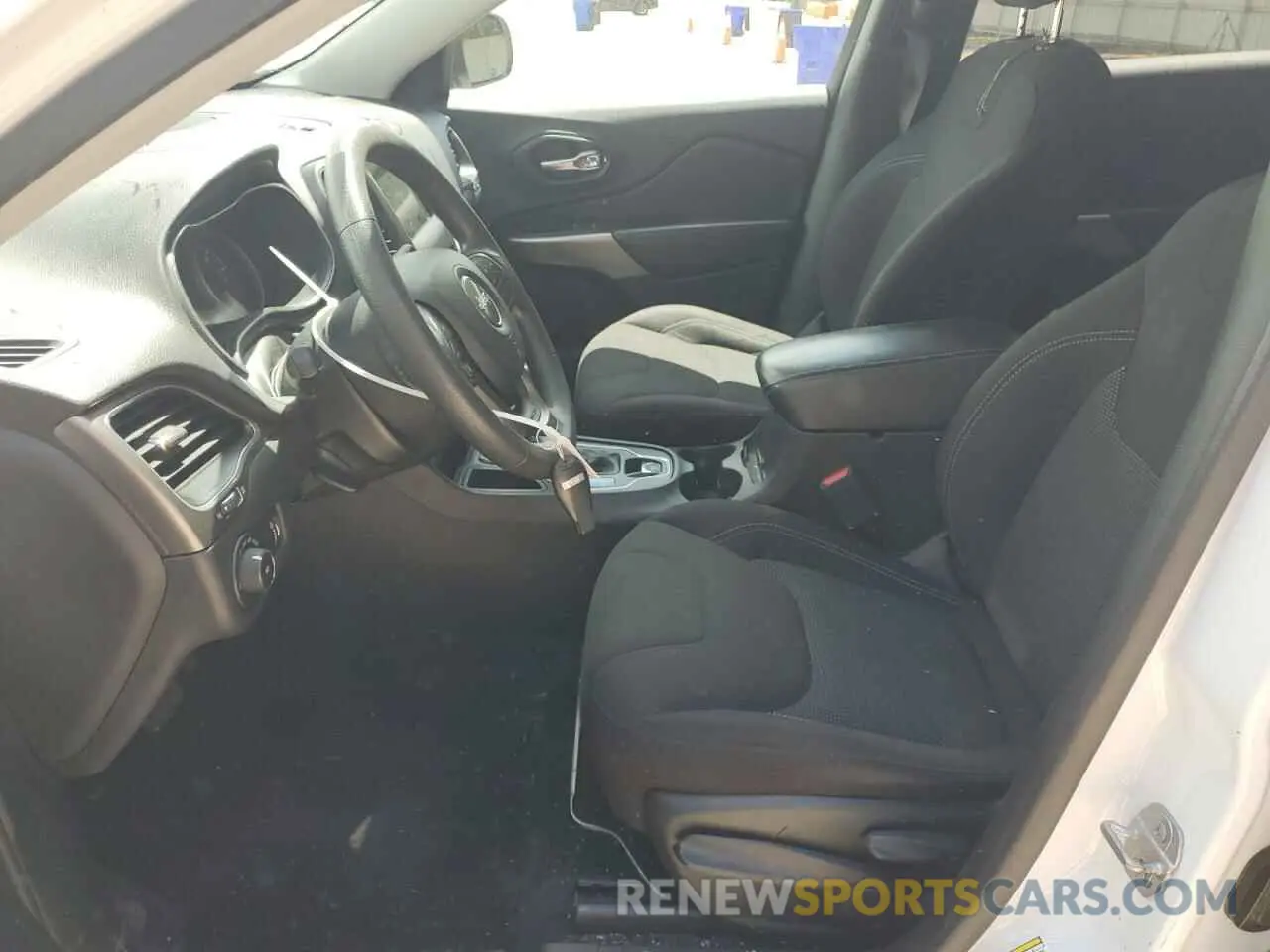 7 Photograph of a damaged car 1C4PJLCB2KD221315 JEEP GRAND CHER 2019