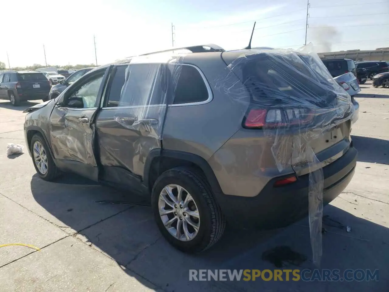 2 Фотография поврежденного автомобиля 1C4PJLCB3KD272242 JEEP GRAND CHER 2019