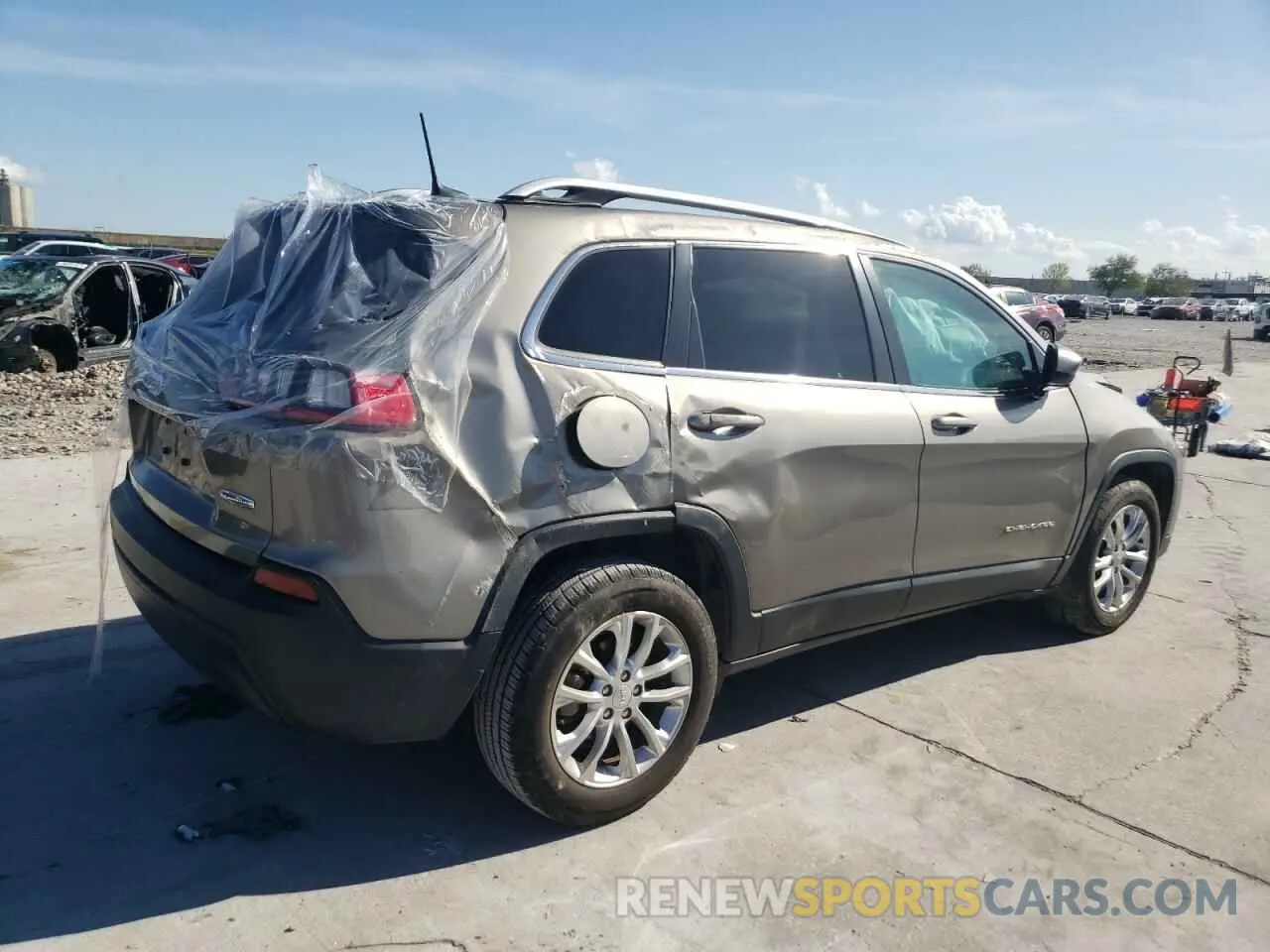 3 Фотография поврежденного автомобиля 1C4PJLCB3KD272242 JEEP GRAND CHER 2019