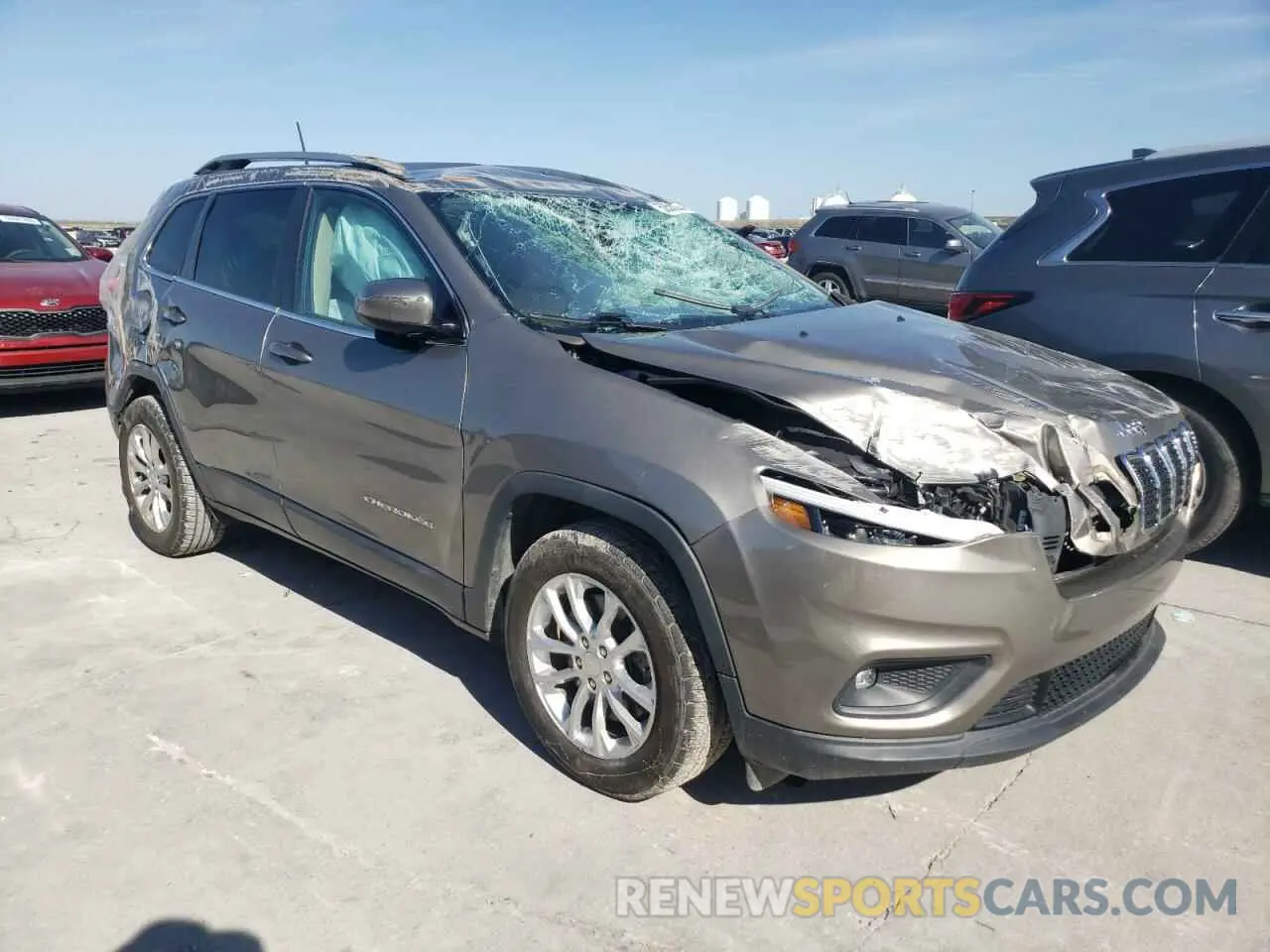 4 Фотография поврежденного автомобиля 1C4PJLCB3KD272242 JEEP GRAND CHER 2019