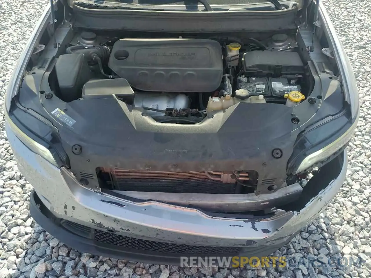 11 Photograph of a damaged car 1C4PJLCB5KD246810 JEEP GRAND CHER 2019