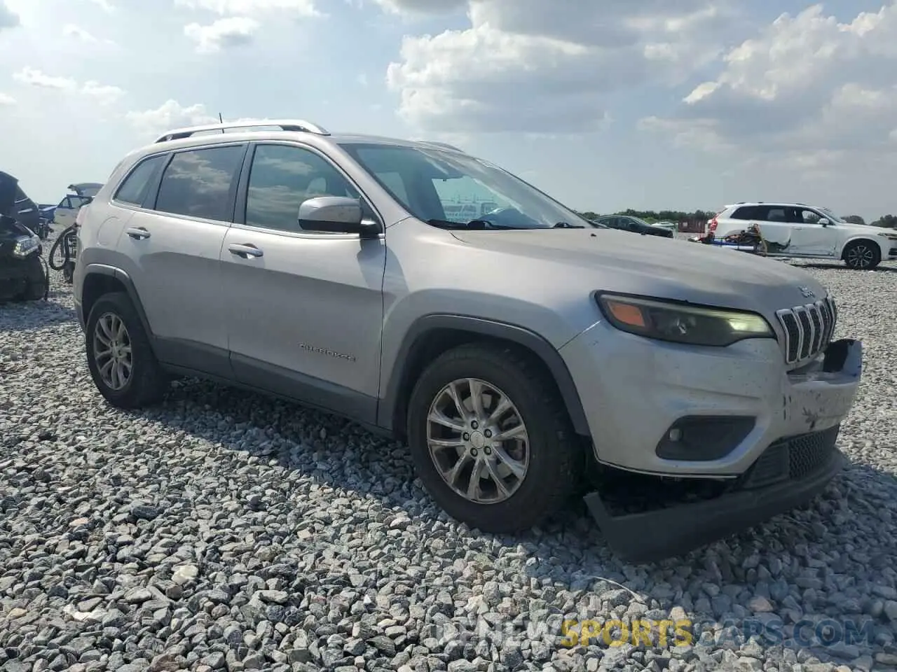 4 Photograph of a damaged car 1C4PJLCB5KD246810 JEEP GRAND CHER 2019