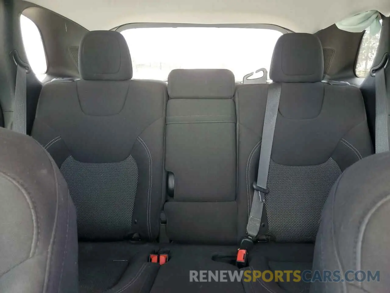 10 Фотография поврежденного автомобиля 1C4PJLCB5KD392852 JEEP GRAND CHER 2019