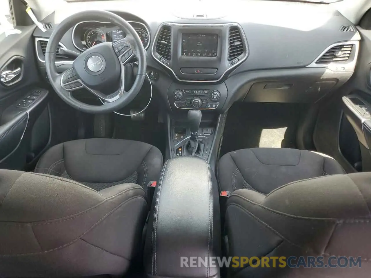 8 Фотография поврежденного автомобиля 1C4PJLCB5KD392852 JEEP GRAND CHER 2019