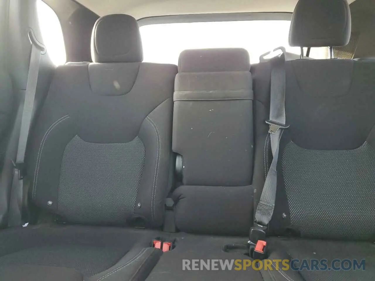 10 Фотография поврежденного автомобиля 1C4PJLCB6KD123467 JEEP GRAND CHER 2019
