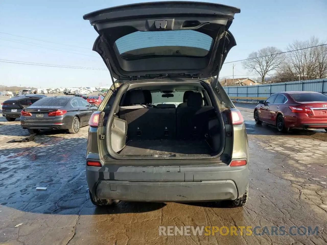 6 Фотография поврежденного автомобиля 1C4PJLCB6KD123467 JEEP GRAND CHER 2019