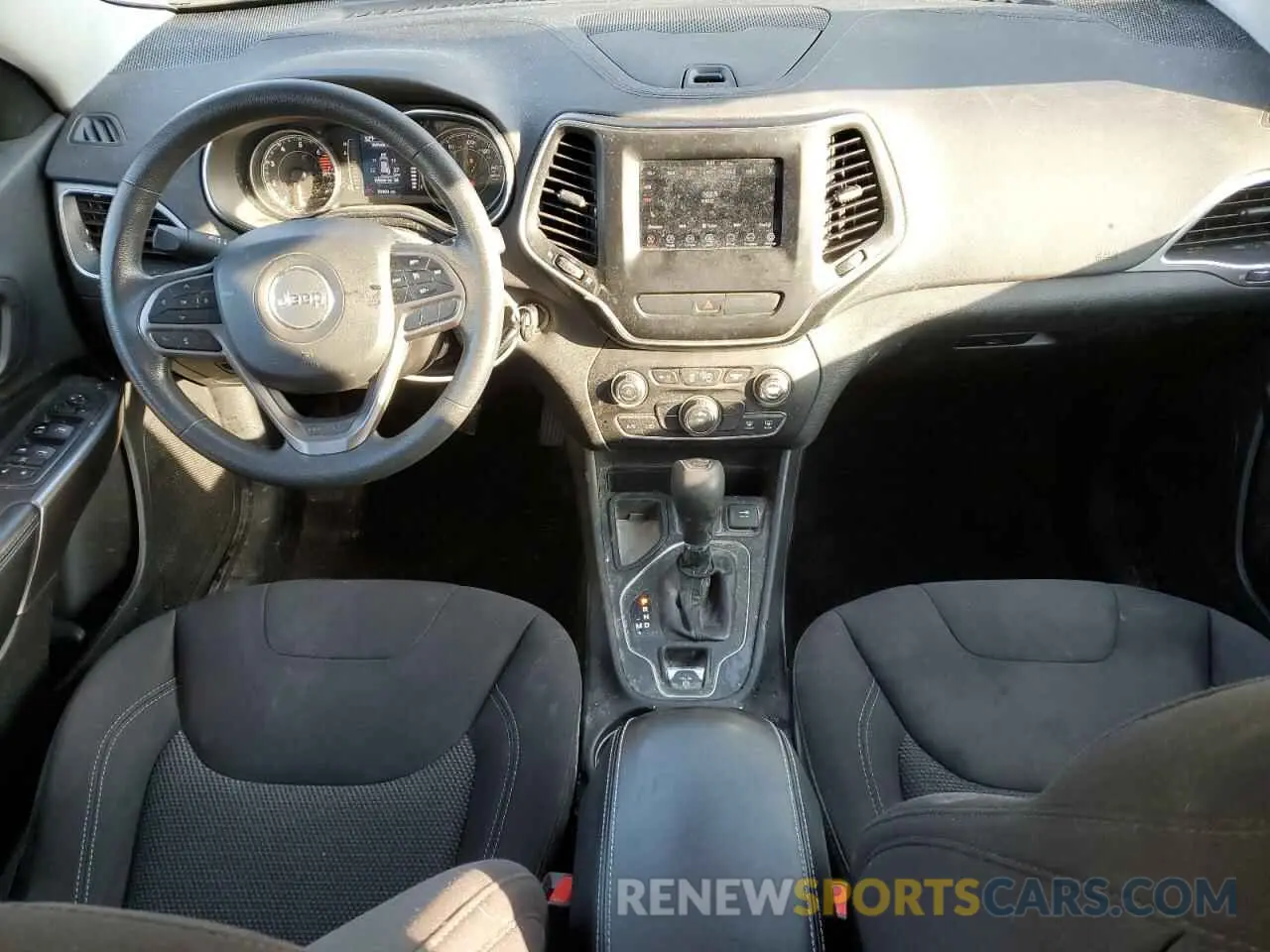 8 Фотография поврежденного автомобиля 1C4PJLCB6KD123467 JEEP GRAND CHER 2019