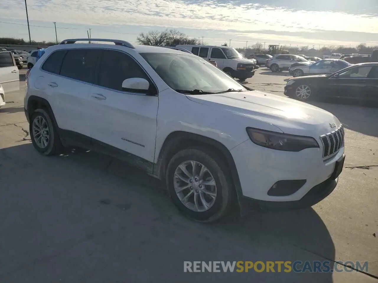 4 Фотография поврежденного автомобиля 1C4PJLCB6KD203187 JEEP GRAND CHER 2019