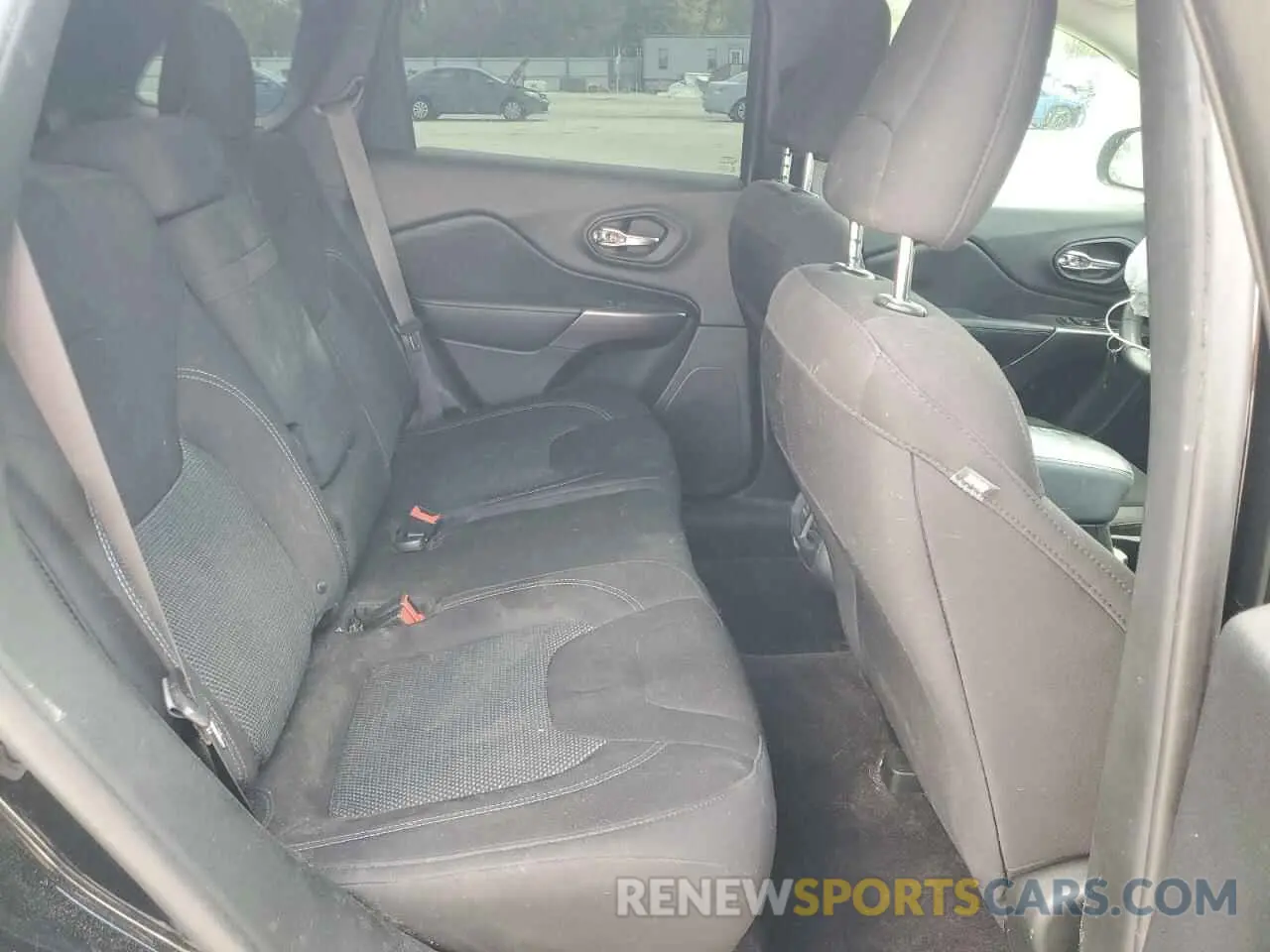 12 Photograph of a damaged car 1C4PJLCB6KD262837 JEEP GRAND CHER 2019