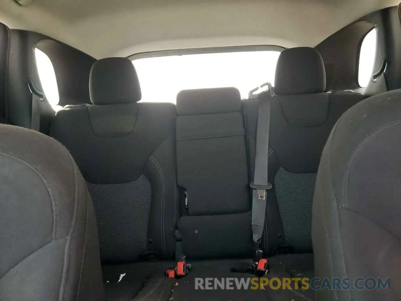 10 Фотография поврежденного автомобиля 1C4PJLCB6KD326858 JEEP GRAND CHER 2019