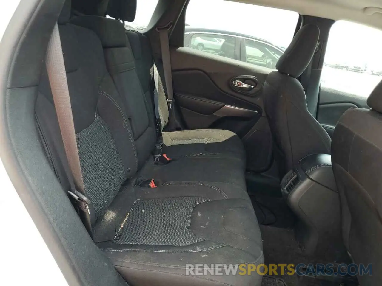 11 Фотография поврежденного автомобиля 1C4PJLCB7KD222556 JEEP GRAND CHER 2019