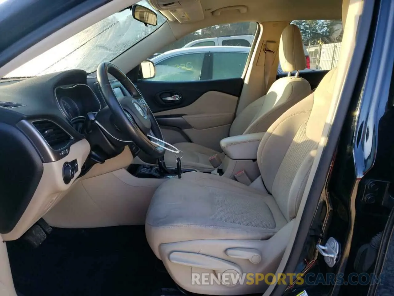 7 Photograph of a damaged car 1C4PJLCB7KD247666 JEEP GRAND CHER 2019