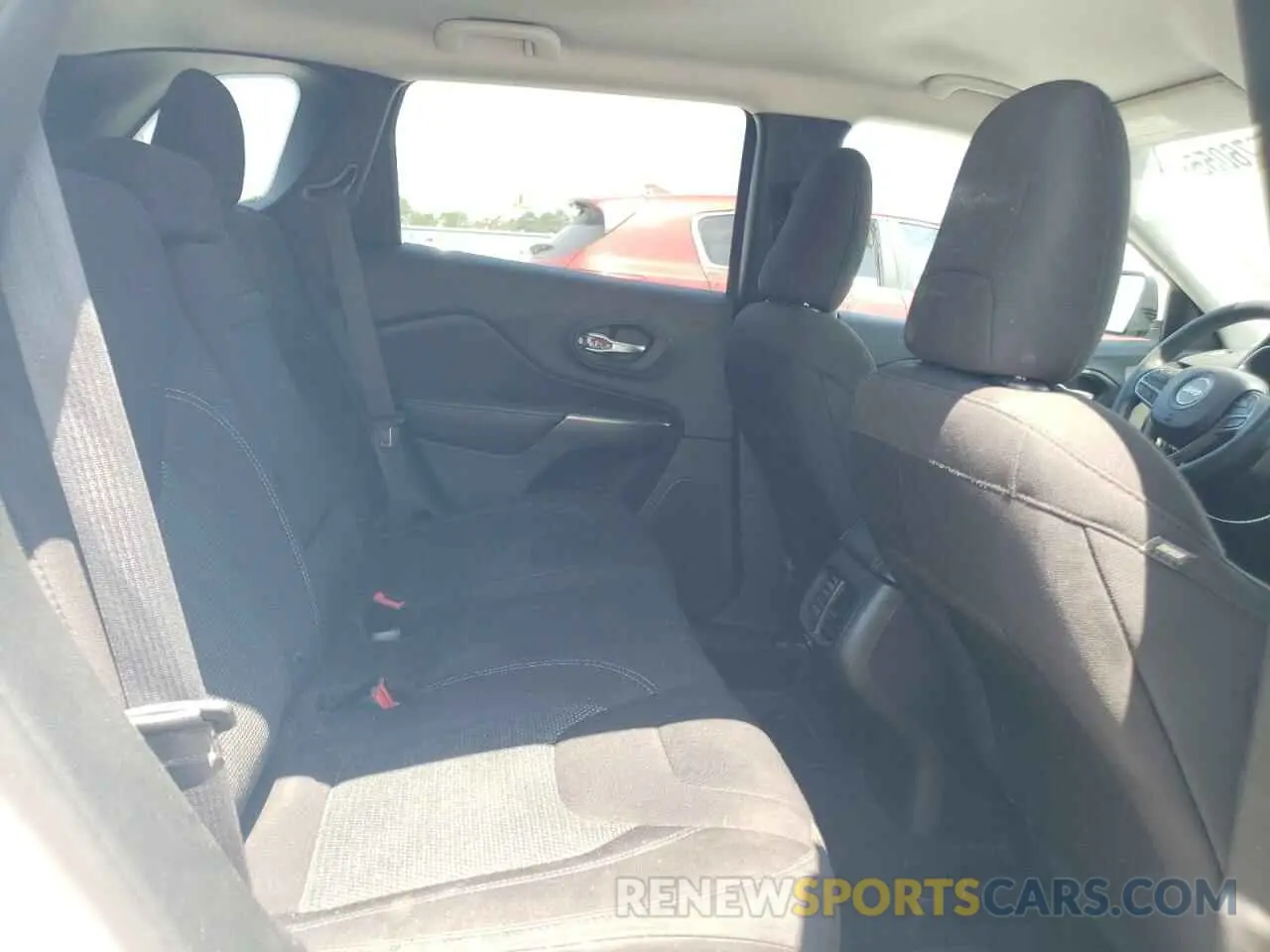 11 Photograph of a damaged car 1C4PJLCB7KD313245 JEEP GRAND CHER 2019