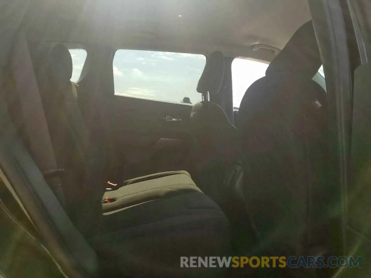11 Photograph of a damaged car 1C4PJLCB7KD332961 JEEP GRAND CHER 2019