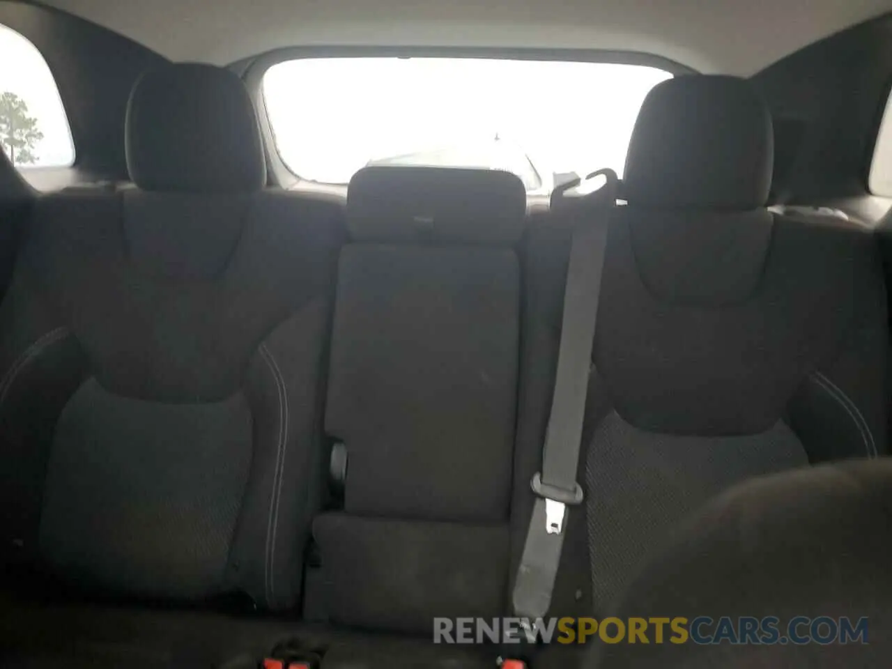 10 Photograph of a damaged car 1C4PJLCB7KD455515 JEEP GRAND CHER 2019