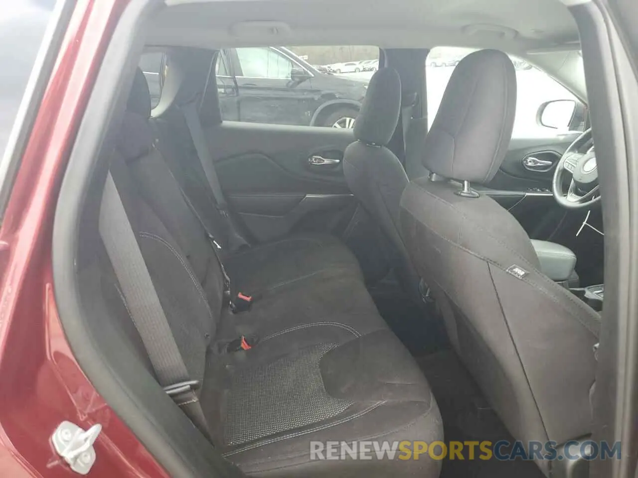11 Photograph of a damaged car 1C4PJLCB7KD455515 JEEP GRAND CHER 2019