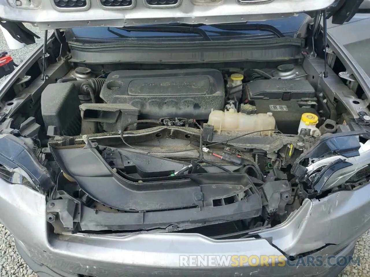 11 Photograph of a damaged car 1C4PJLCB8KD242444 JEEP GRAND CHER 2019