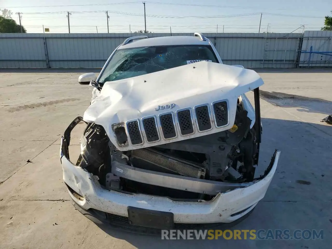 5 Photograph of a damaged car 1C4PJLCB9KD206424 JEEP GRAND CHER 2019