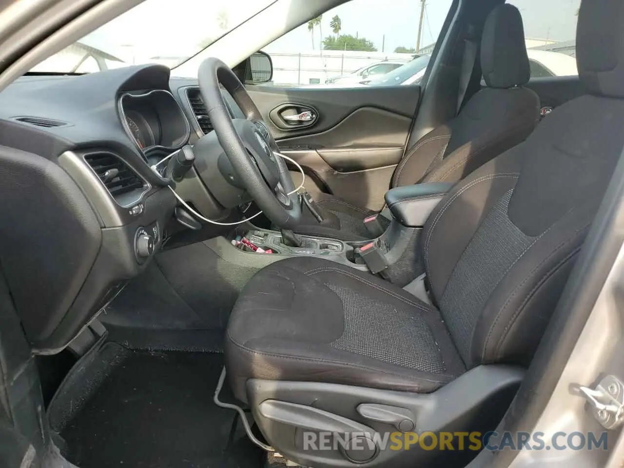 7 Фотография поврежденного автомобиля 1C4PJLCB9KD325574 JEEP GRAND CHER 2019