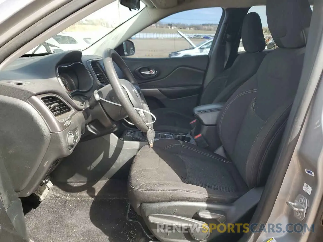 7 Photograph of a damaged car 1C4PJLCBXKD204746 JEEP GRAND CHER 2019