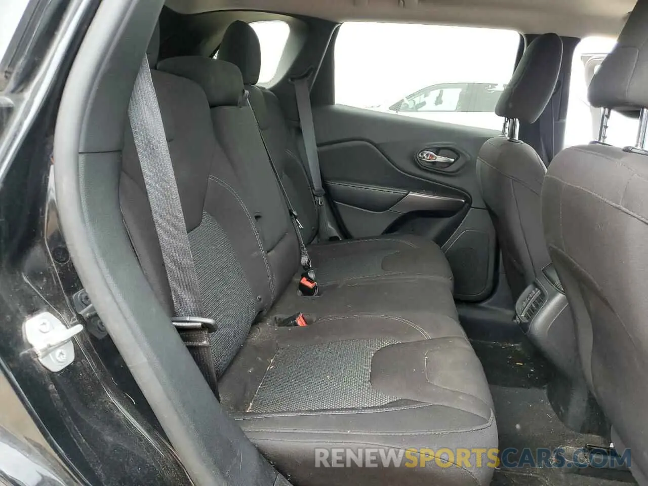 11 Photograph of a damaged car 1C4PJLCBXKD428521 JEEP GRAND CHER 2019