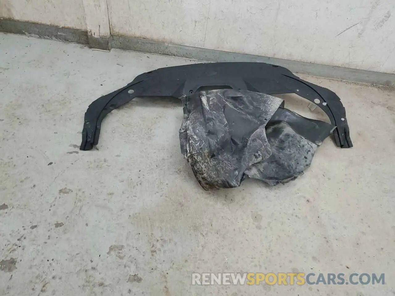 13 Photograph of a damaged car 1C4PJLCBXKD488394 JEEP GRAND CHER 2019