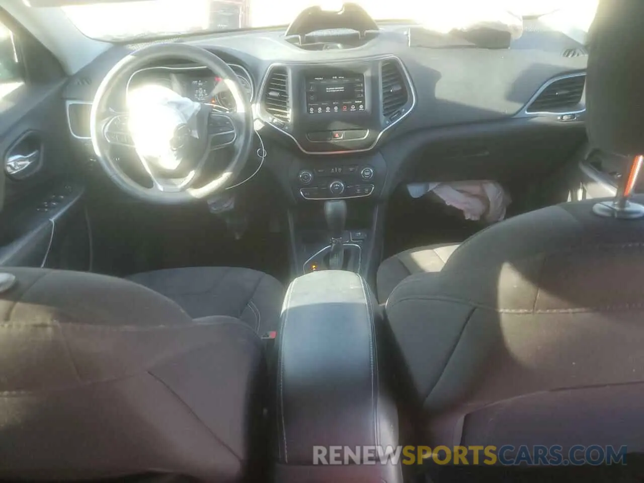8 Photograph of a damaged car 1C4PJLCX4KD110812 JEEP GRAND CHER 2019