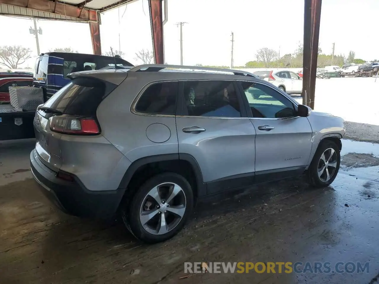 3 Photograph of a damaged car 1C4PJLDB3KD377412 JEEP GRAND CHER 2019