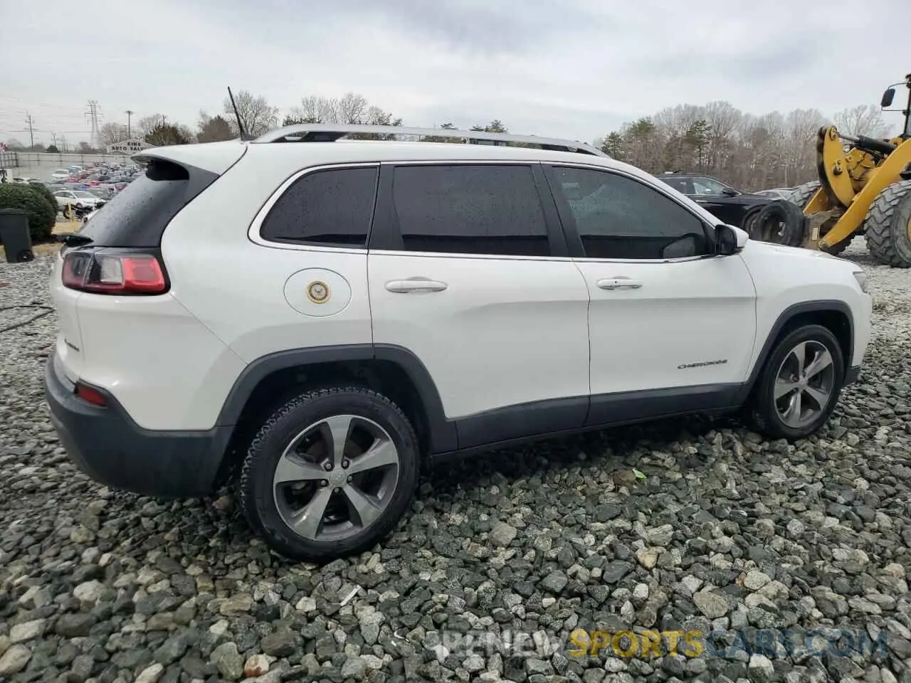 3 Photograph of a damaged car 1C4PJLDB4KD325321 JEEP GRAND CHER 2019
