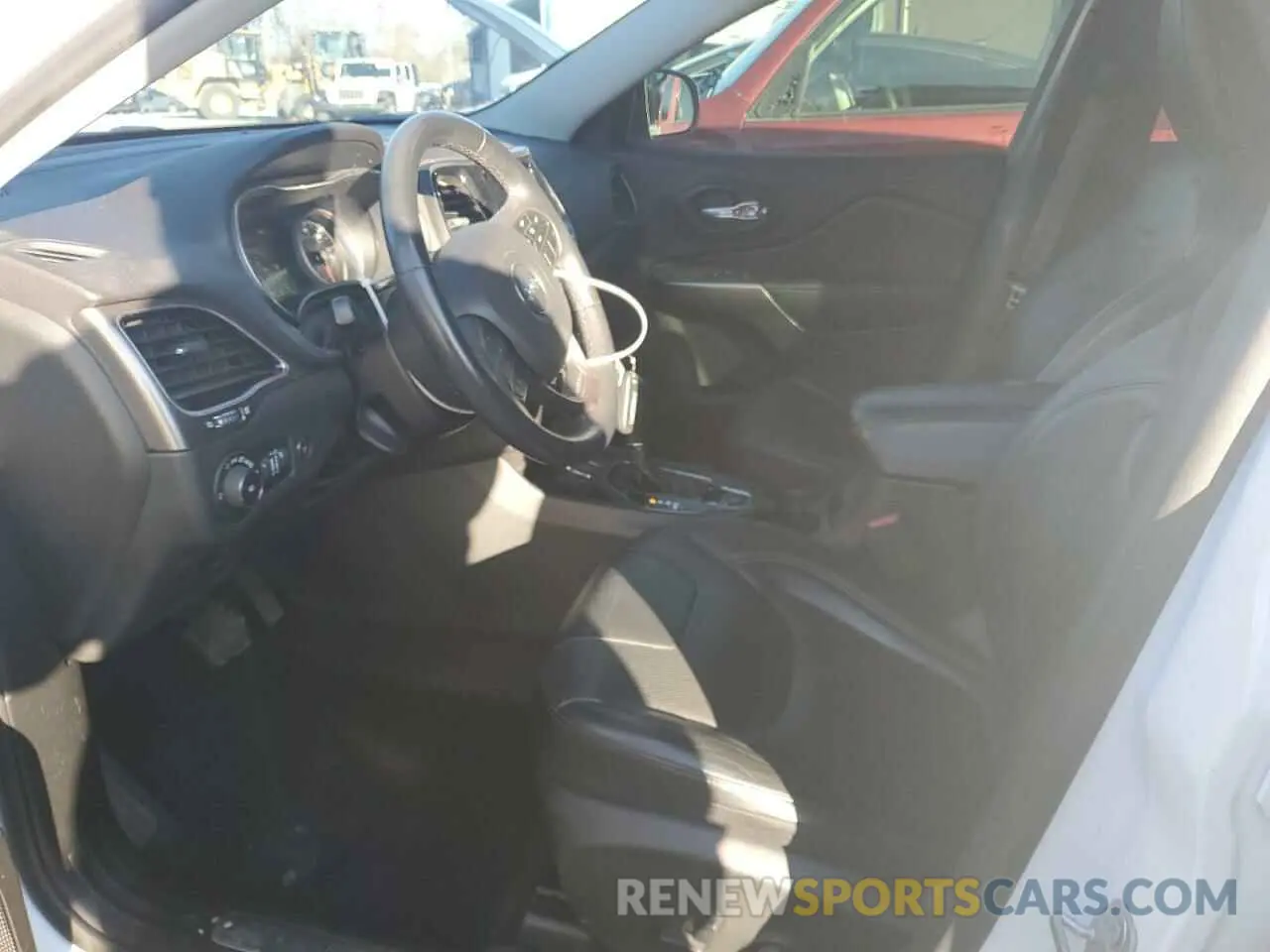 7 Photograph of a damaged car 1C4PJLDB4KD325321 JEEP GRAND CHER 2019