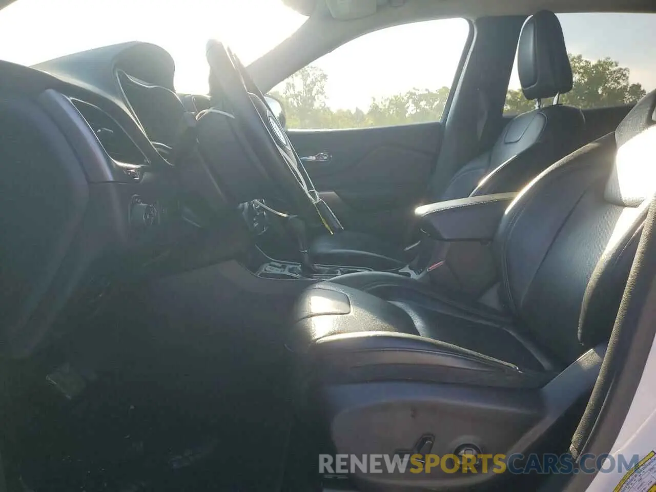 7 Фотография поврежденного автомобиля 1C4PJLDB4KD347822 JEEP GRAND CHER 2019