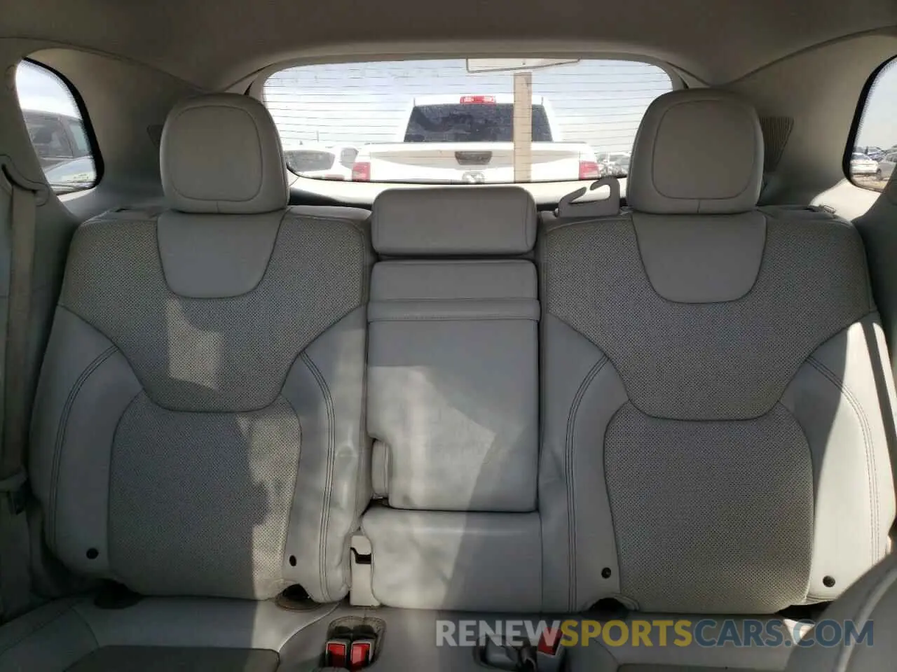 10 Photograph of a damaged car 1C4PJLDB5KD195890 JEEP GRAND CHER 2019