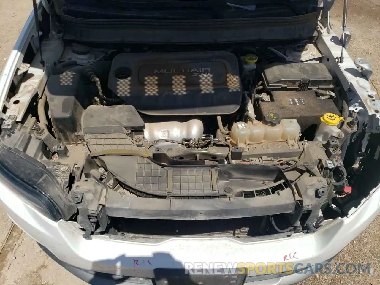 12 Photograph of a damaged car 1C4PJLDB5KD195890 JEEP GRAND CHER 2019