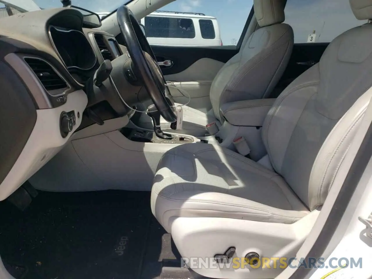 7 Photograph of a damaged car 1C4PJLDB5KD195890 JEEP GRAND CHER 2019