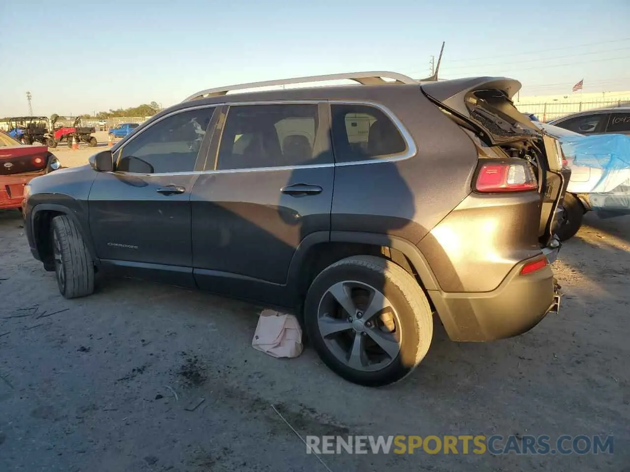 2 Фотография поврежденного автомобиля 1C4PJLDB5KD444186 JEEP GRAND CHER 2019