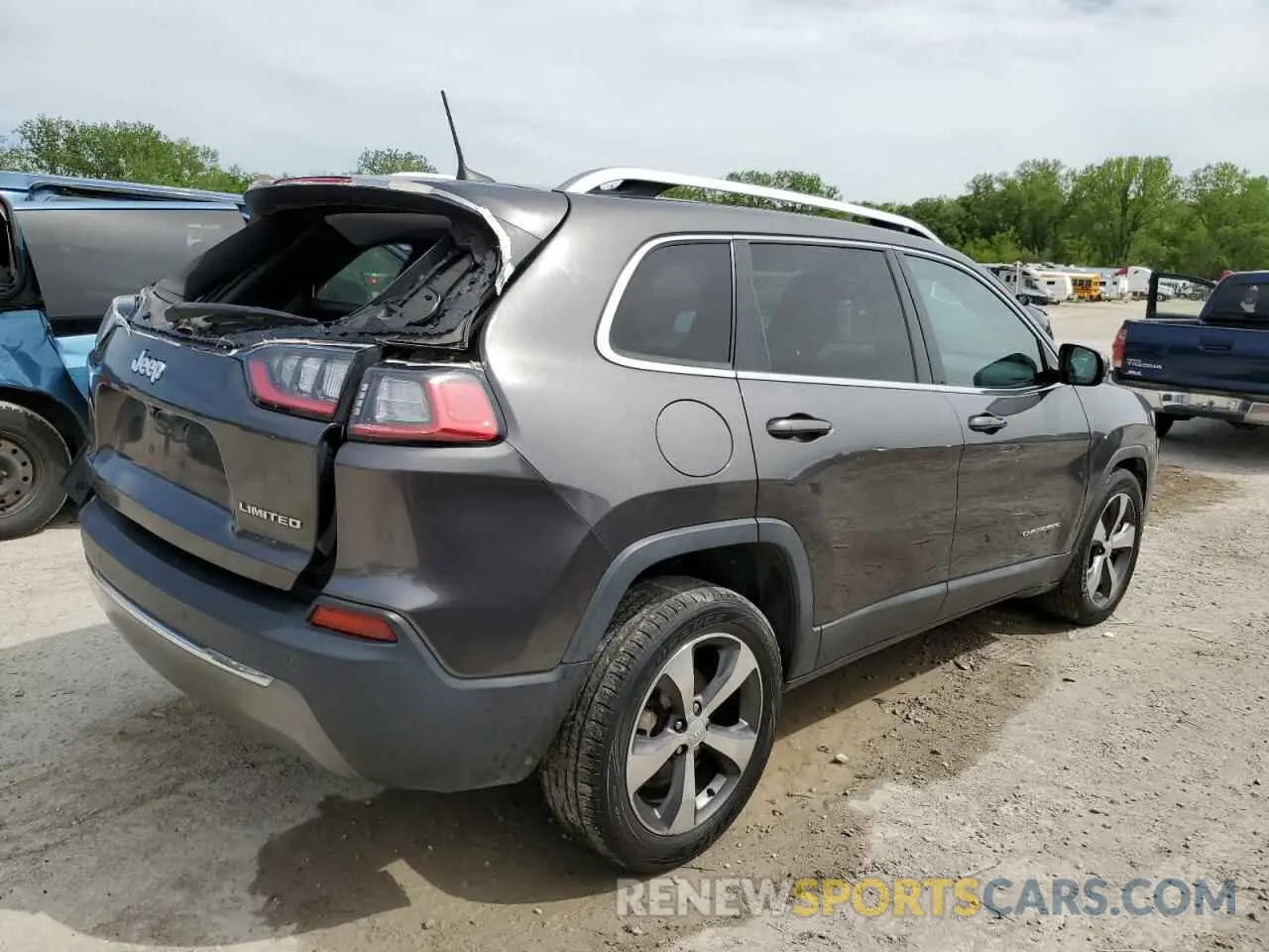 3 Photograph of a damaged car 1C4PJLDB6KD300369 JEEP GRAND CHER 2019